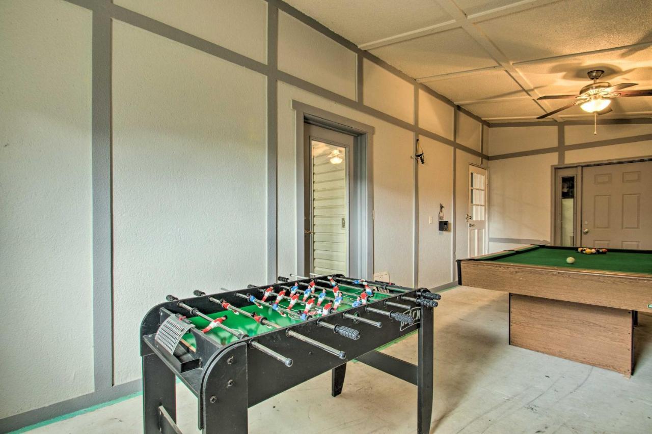 2-Story Pensacola Home With Game Room And Private Yard מראה חיצוני תמונה